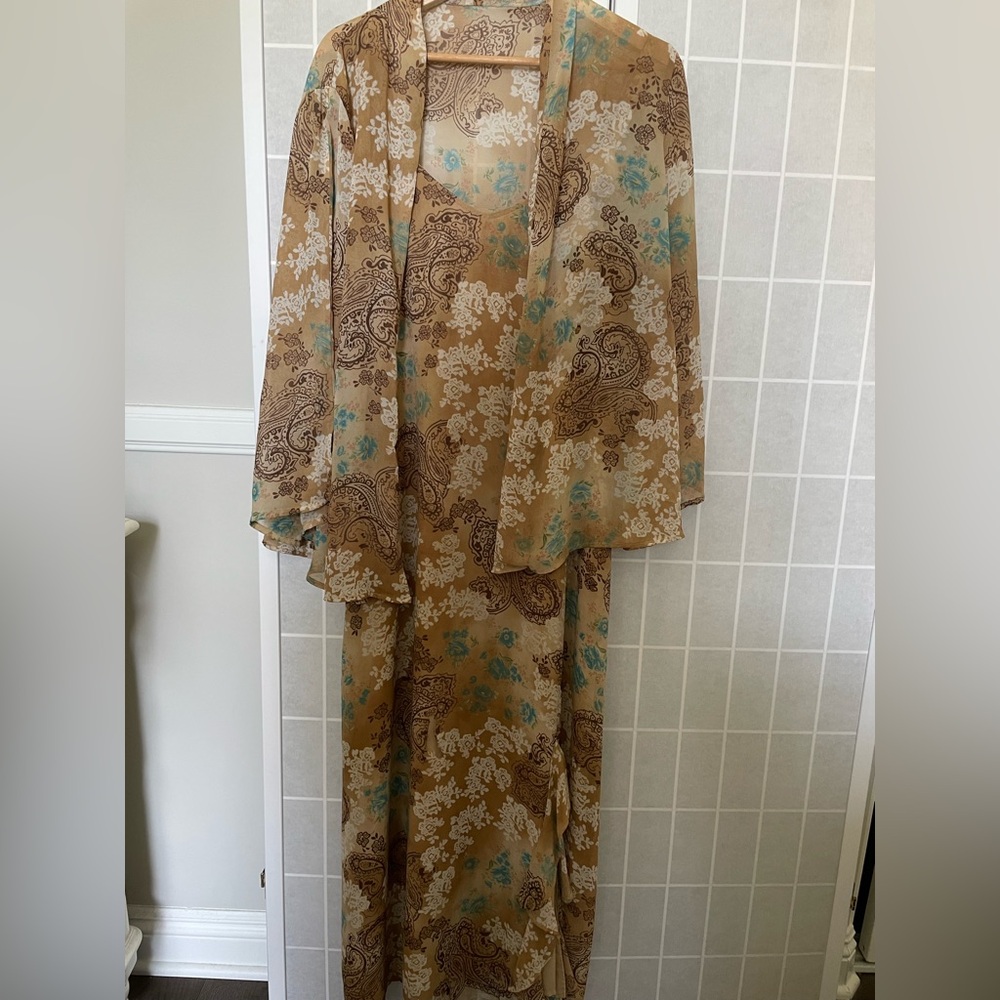 Yosi paisley pattern Maxi dress set, brown and turquoise, size large.
